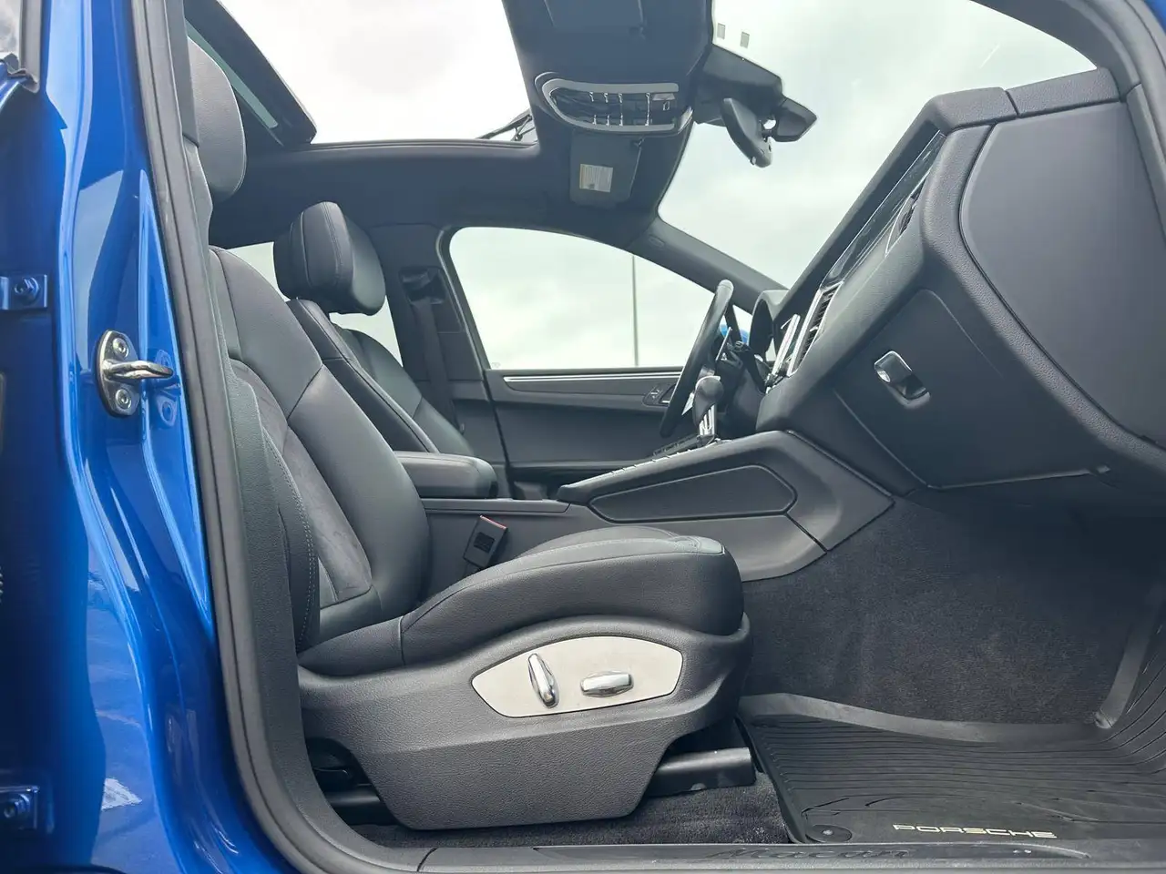 Porsche Macan снимка Porsche Macan