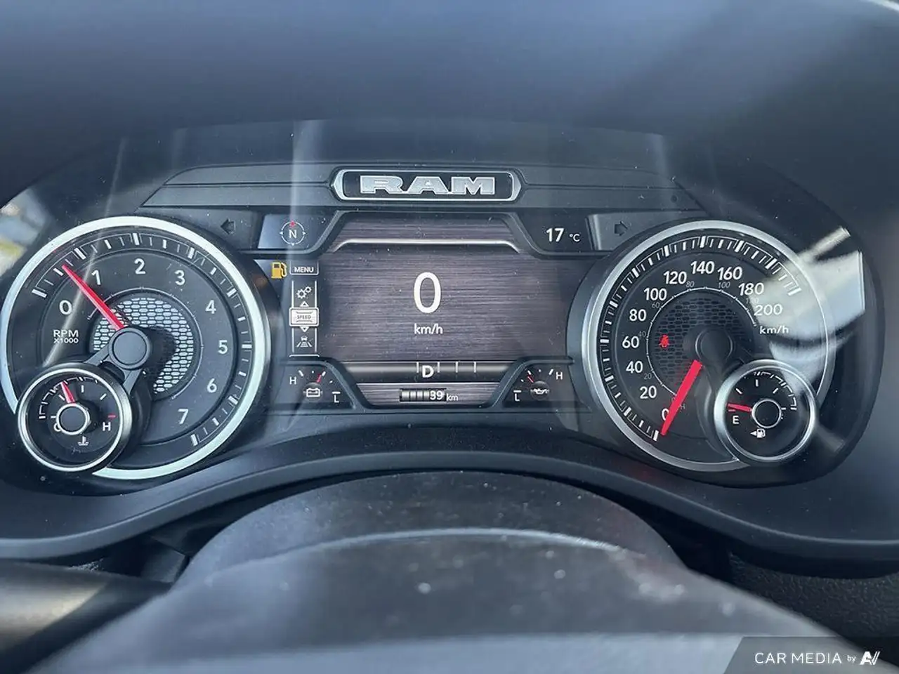 RAM 1500 снимка RAM 1500