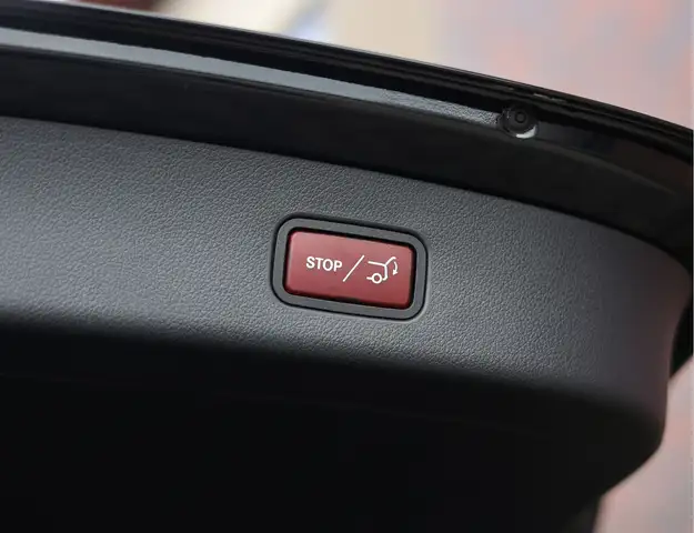 Mercedes-Benz GLC view 22