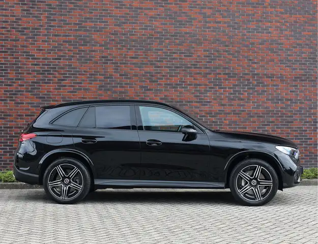 Mercedes-Benz GLC view 14