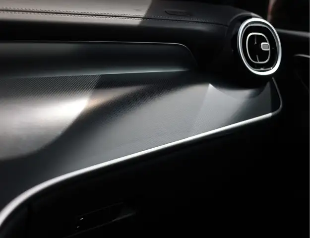 Mercedes-Benz GLC view 5