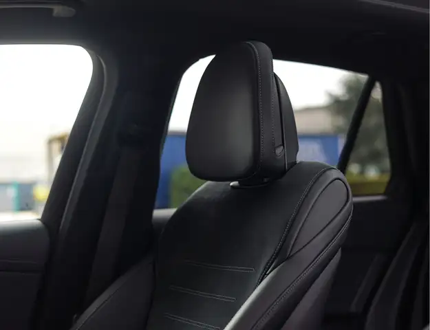 Mercedes-Benz GLC view 4