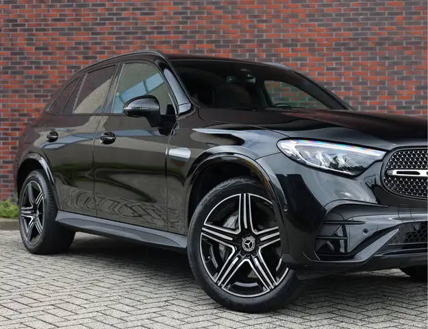 Mercedes-Benz GLC view 6