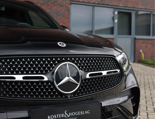 Mercedes-Benz GLC view 9
