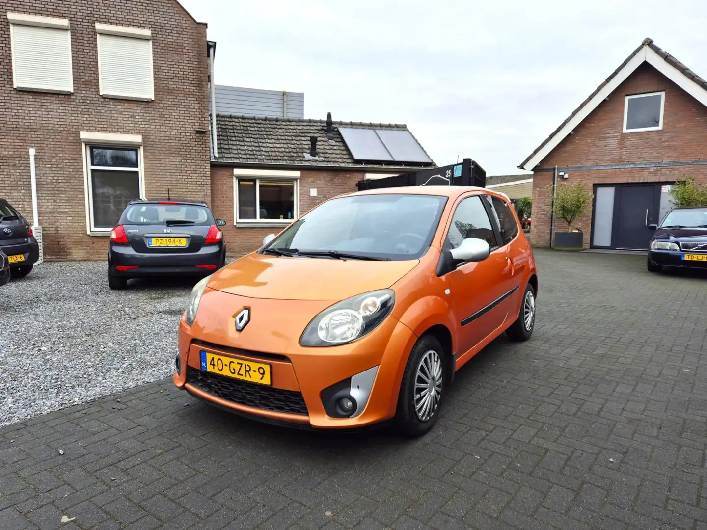 Renault Twingo 1.2 Dynamique Airco Nw Apk 10-03-2026 Oranje - 2