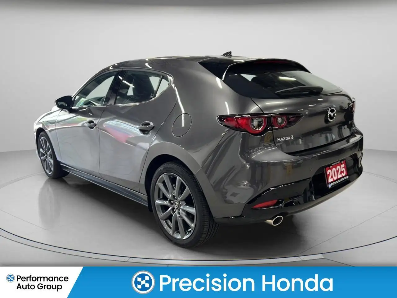 Mazda 3 снимка Mazda 3
