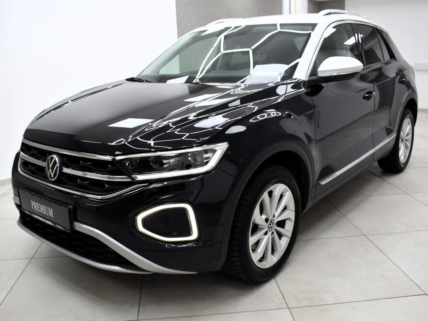 Volkswagen T-Roc 2.0 TDI Style DSG ACC AHK Navi Rcam IQ.Drive+Light Schwarz - 2