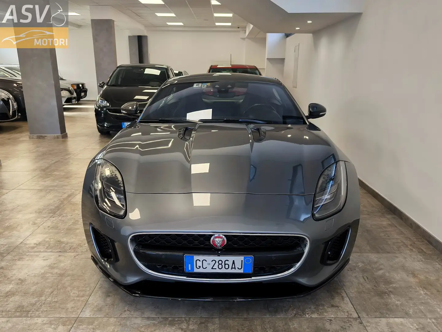 Jaguar F-Type F-Type Coupe 2.0 i4 R-Dynamic rwd 300cv auto my19 Grigio - 2