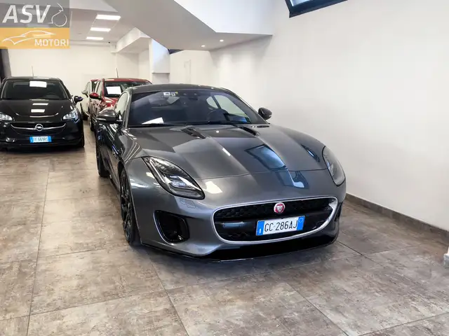 Jaguar F-Type F-Type Coupe 2.0 i4 R-Dynamic rwd 300cv auto my19