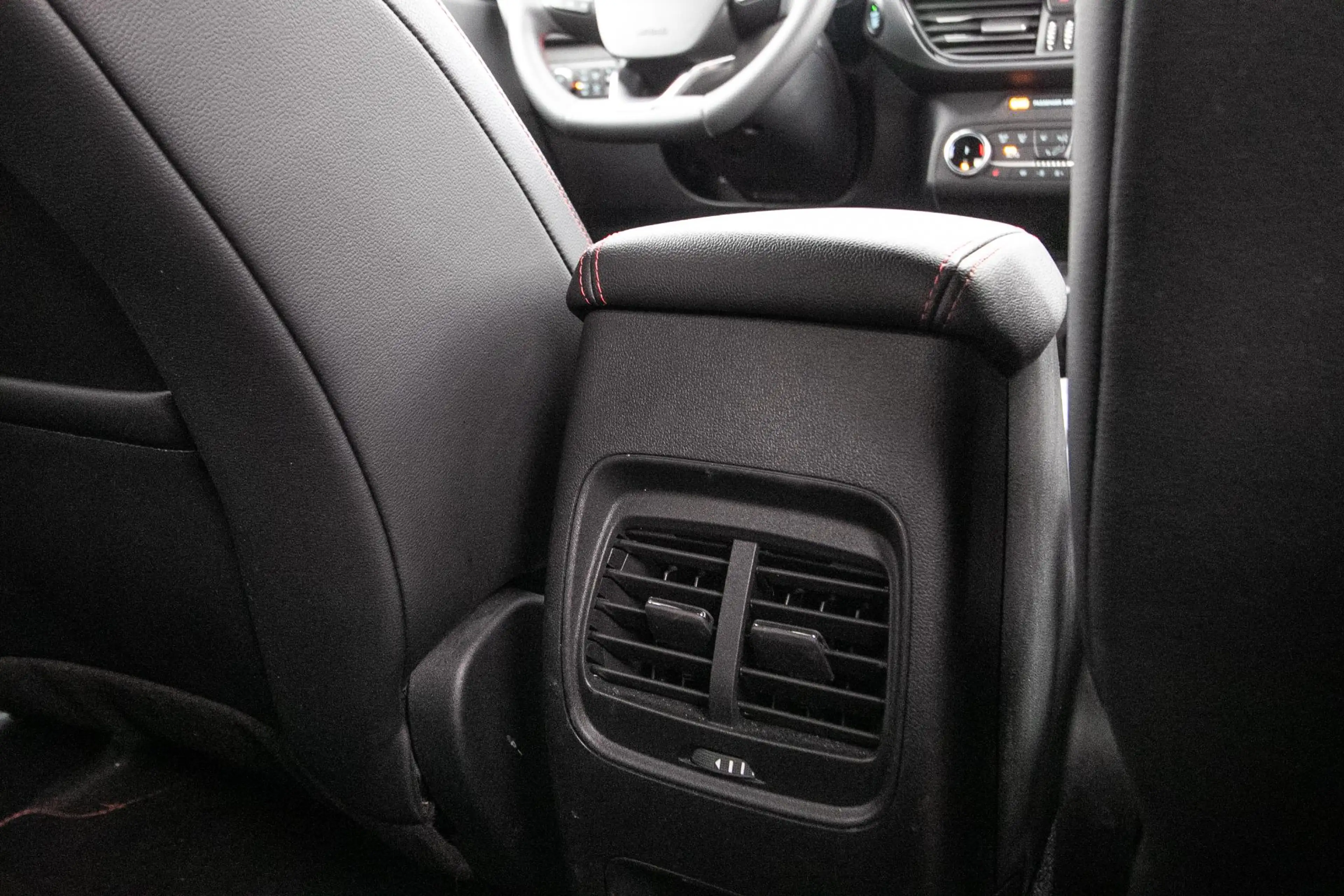 Ford Kuga 2.5 PHEV ST-Line X - Winterpack | B&O | Nav | Cam — photo 8