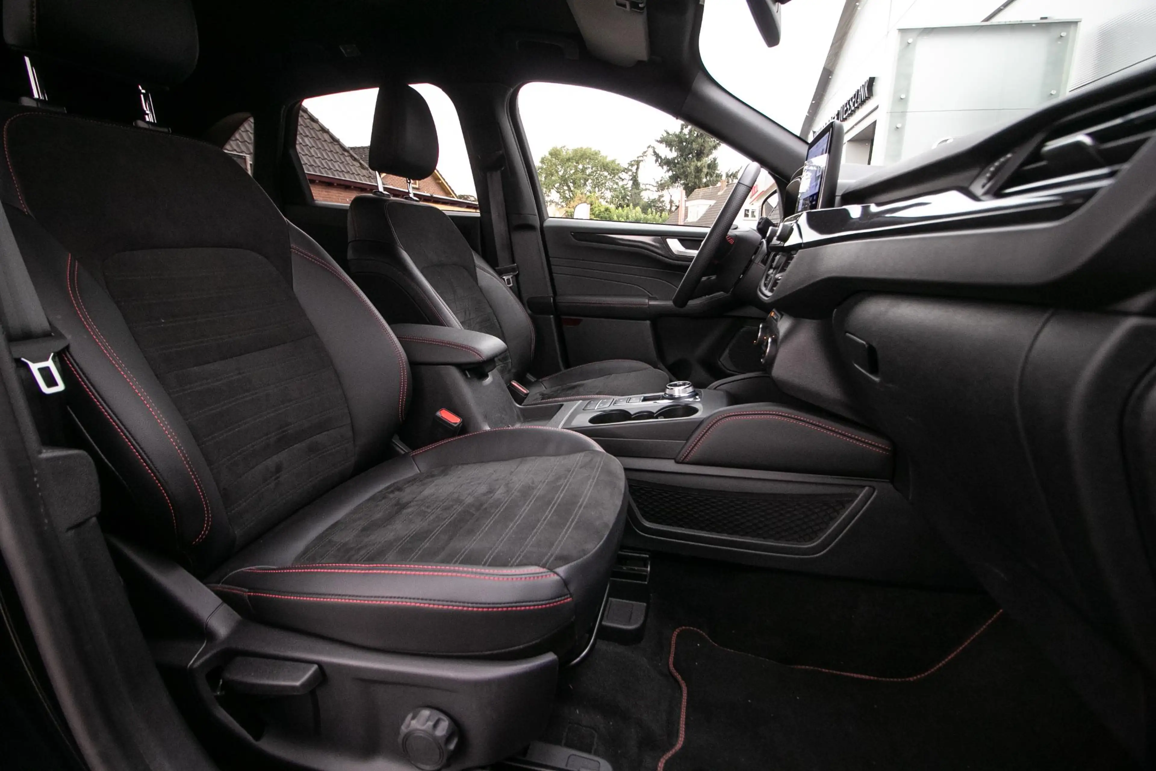 Ford Kuga 2.5 PHEV ST-Line X - Winterpack | B&O | Nav | Cam — photo 5