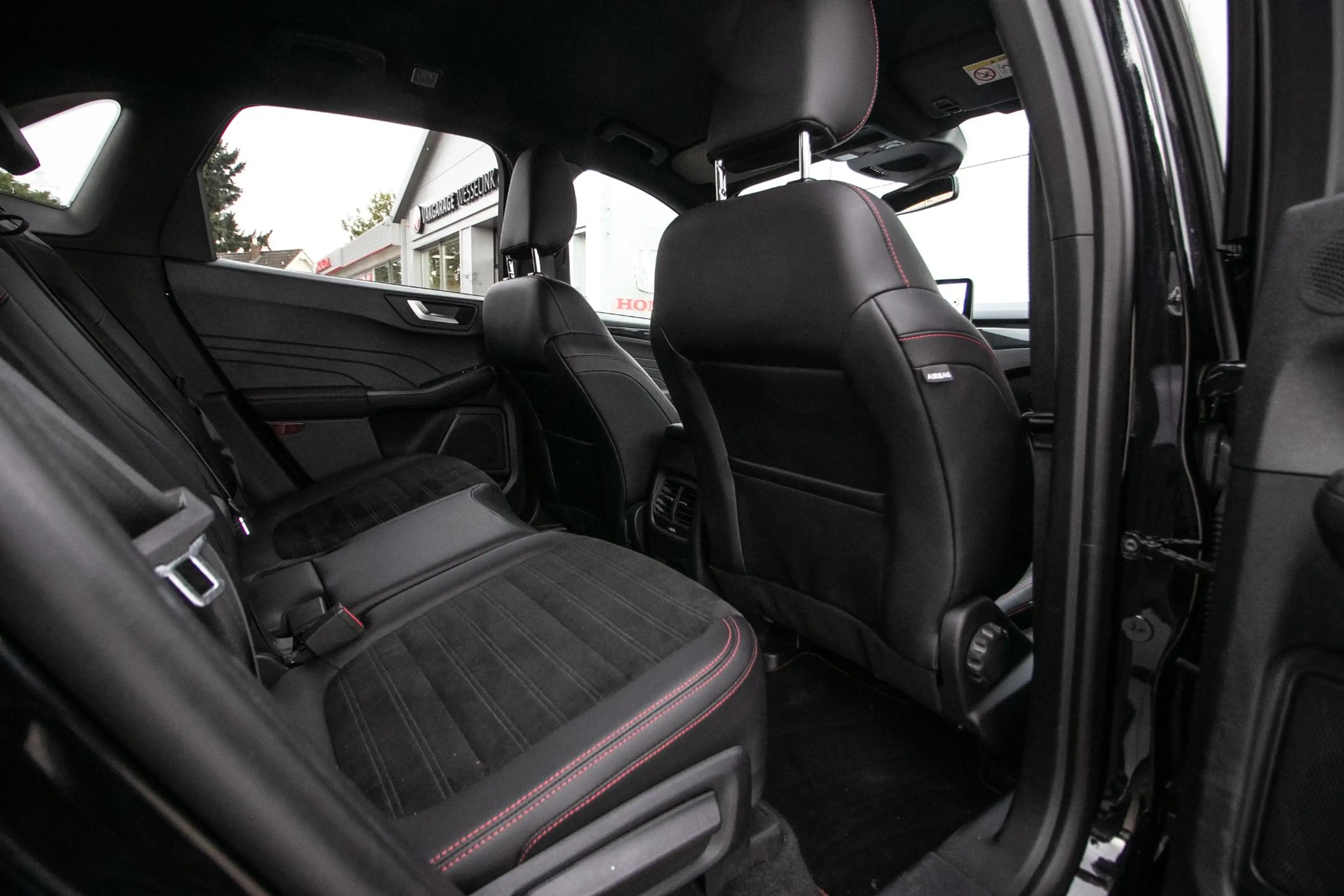 Ford Kuga 2.5 PHEV ST-Line X - Winterpack | B&O | Nav | Cam — photo 6
