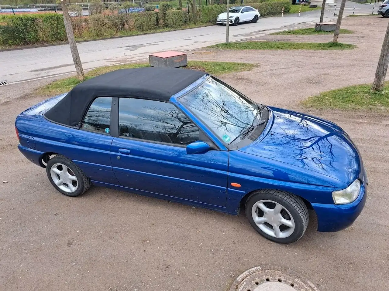 Ford Escort 16V Ghia Edition, foto 2
