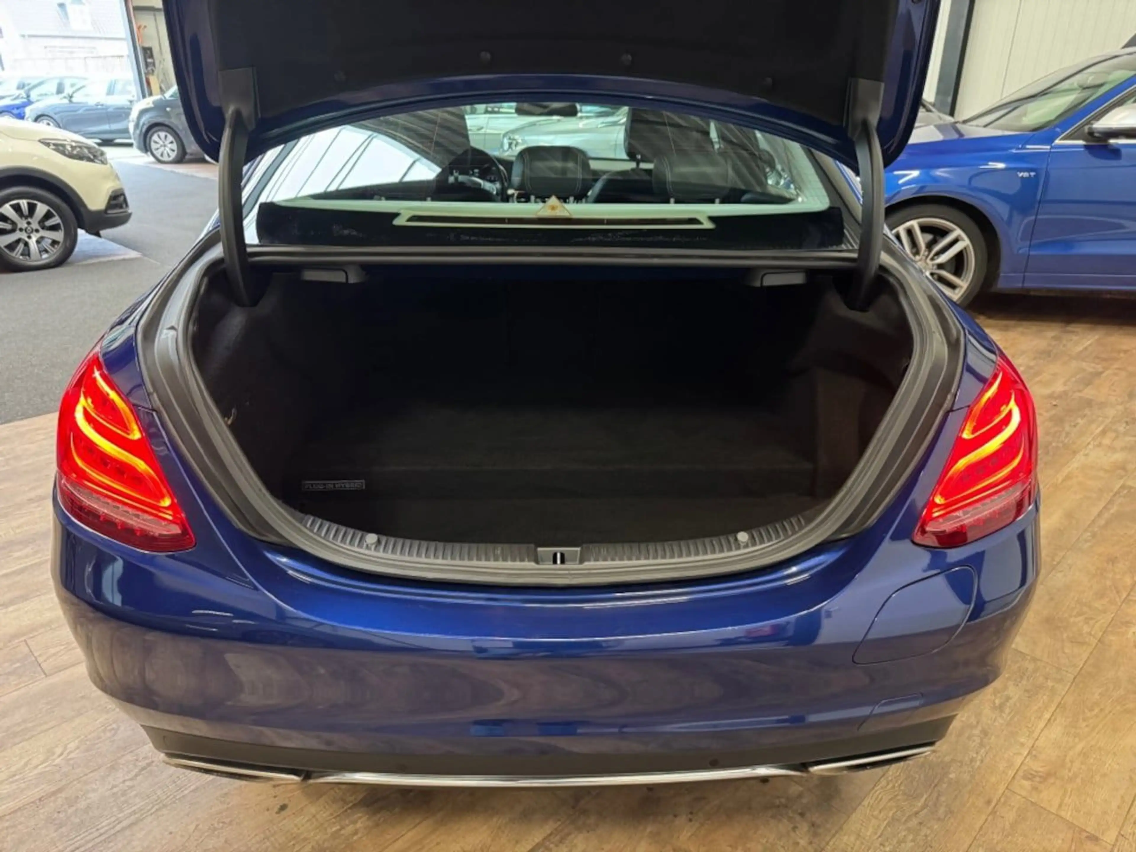 Mercedes-Benz C 350 e Lease Edition — photo 24