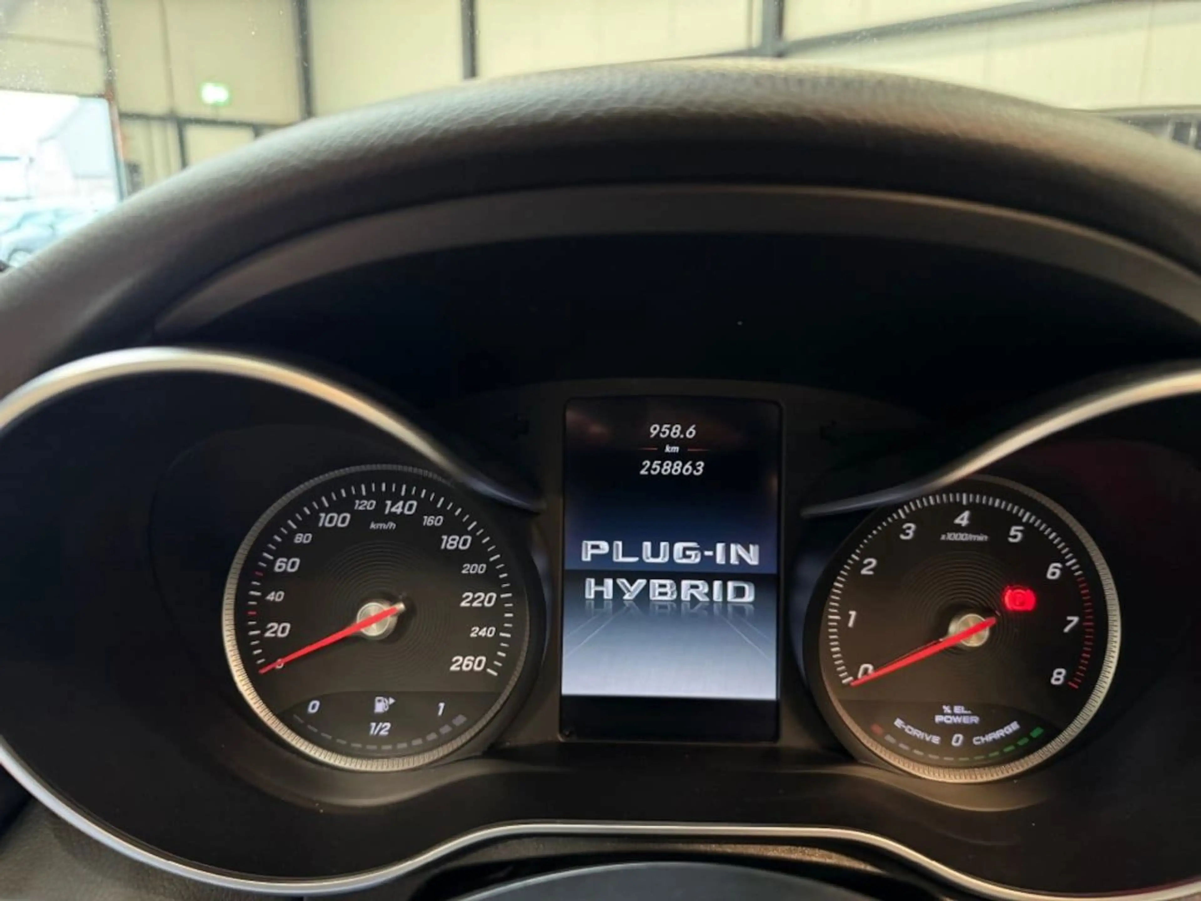 Mercedes-Benz C 350 e Lease Edition — photo 16