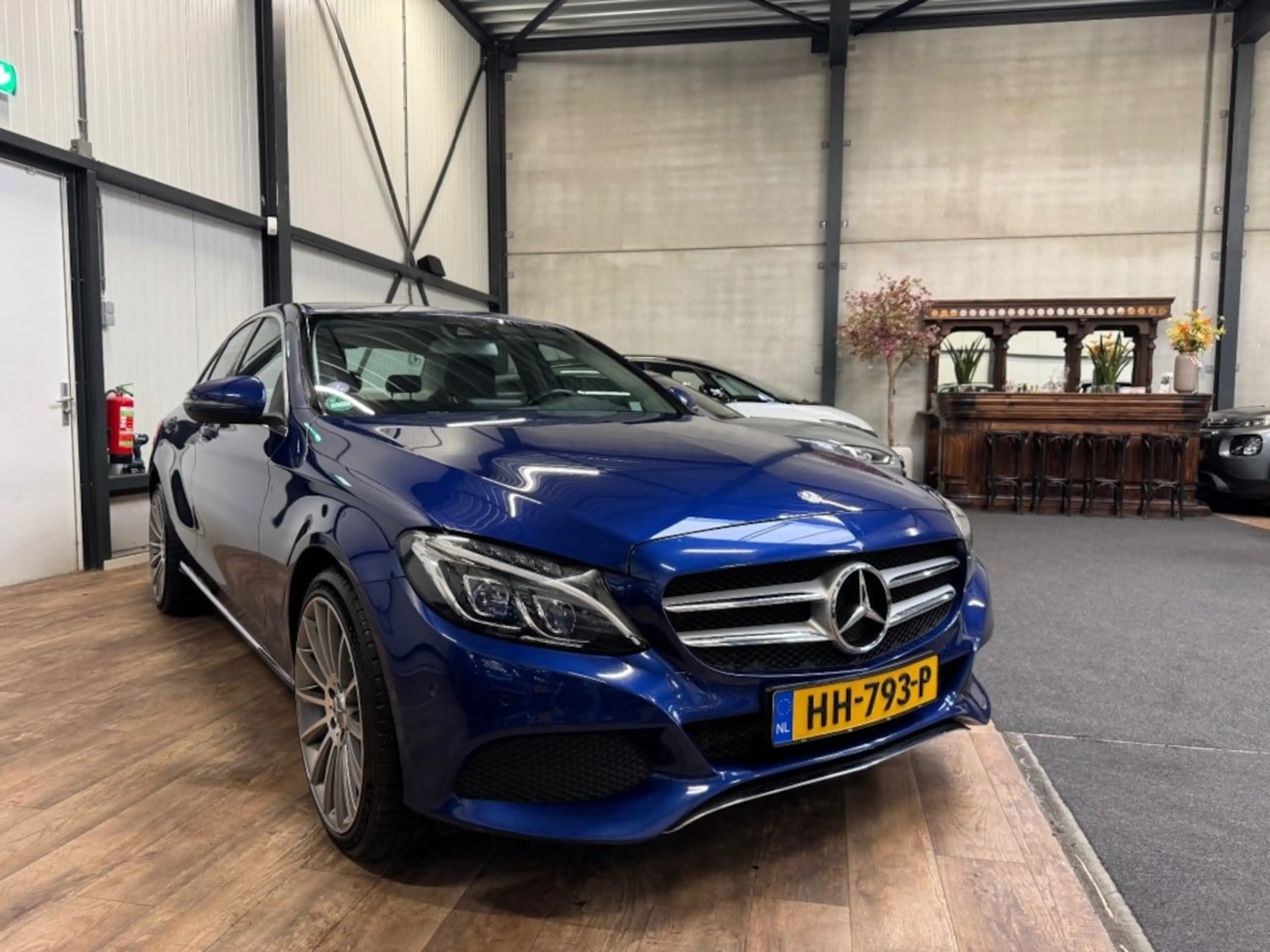 Mercedes-Benz C 350 e Lease Edition — photo 6