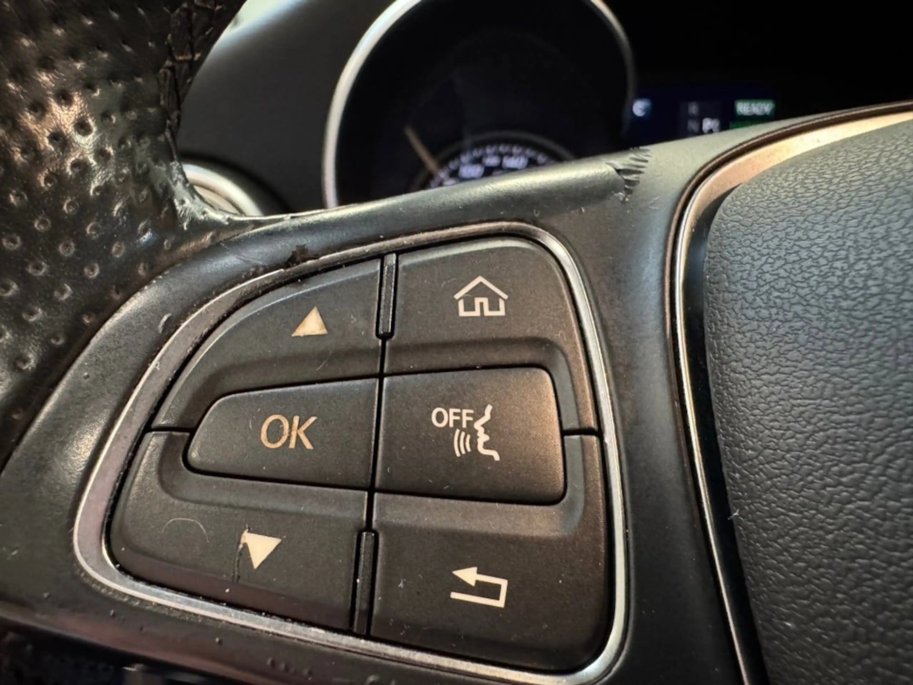 Mercedes-Benz C 350 e Lease Edition — photo 17