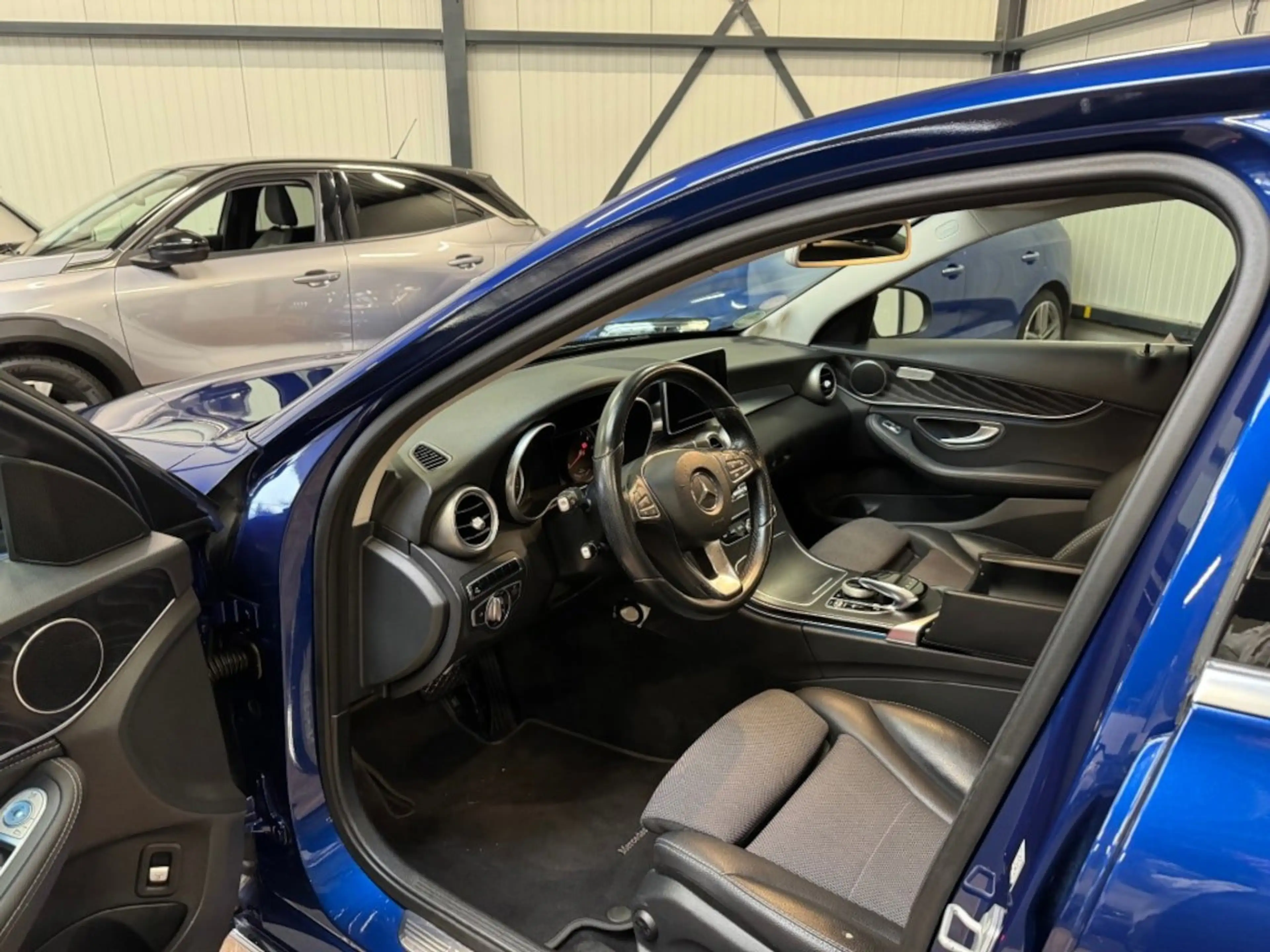 Mercedes-Benz C 350 e Lease Edition — photo 3