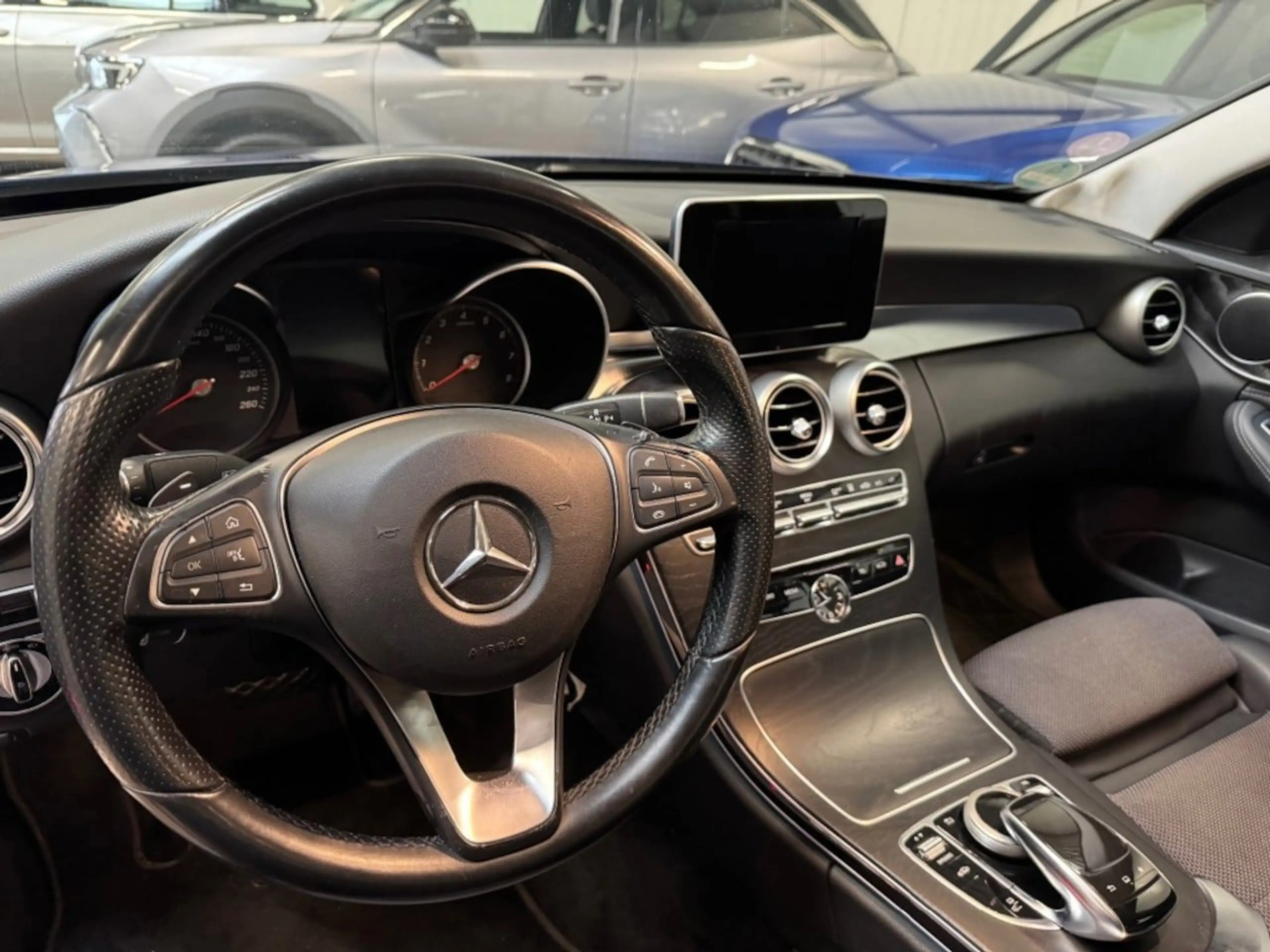 Mercedes-Benz C 350 e Lease Edition — photo 4