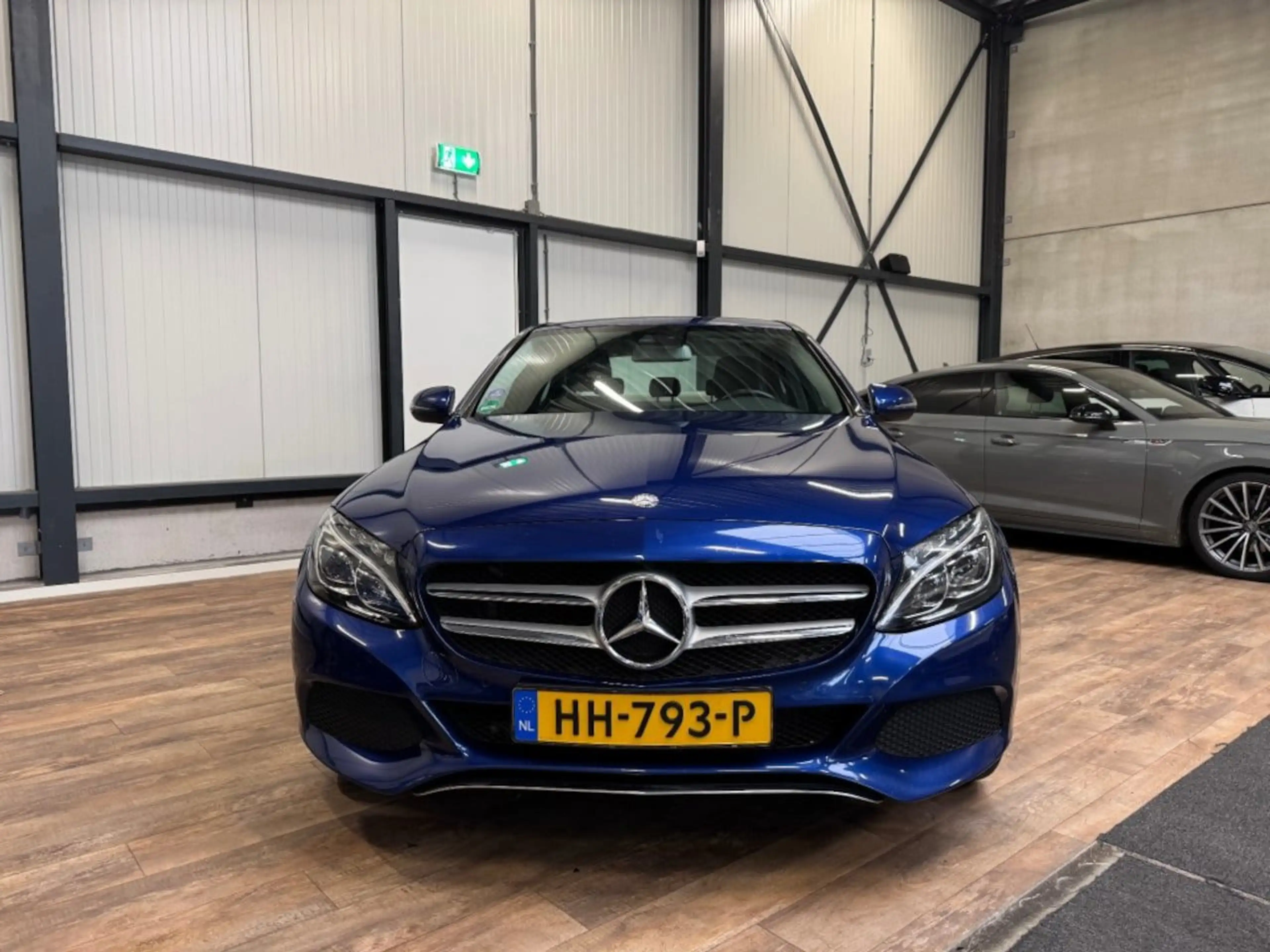 Mercedes-Benz C 350 e Lease Edition — photo 13