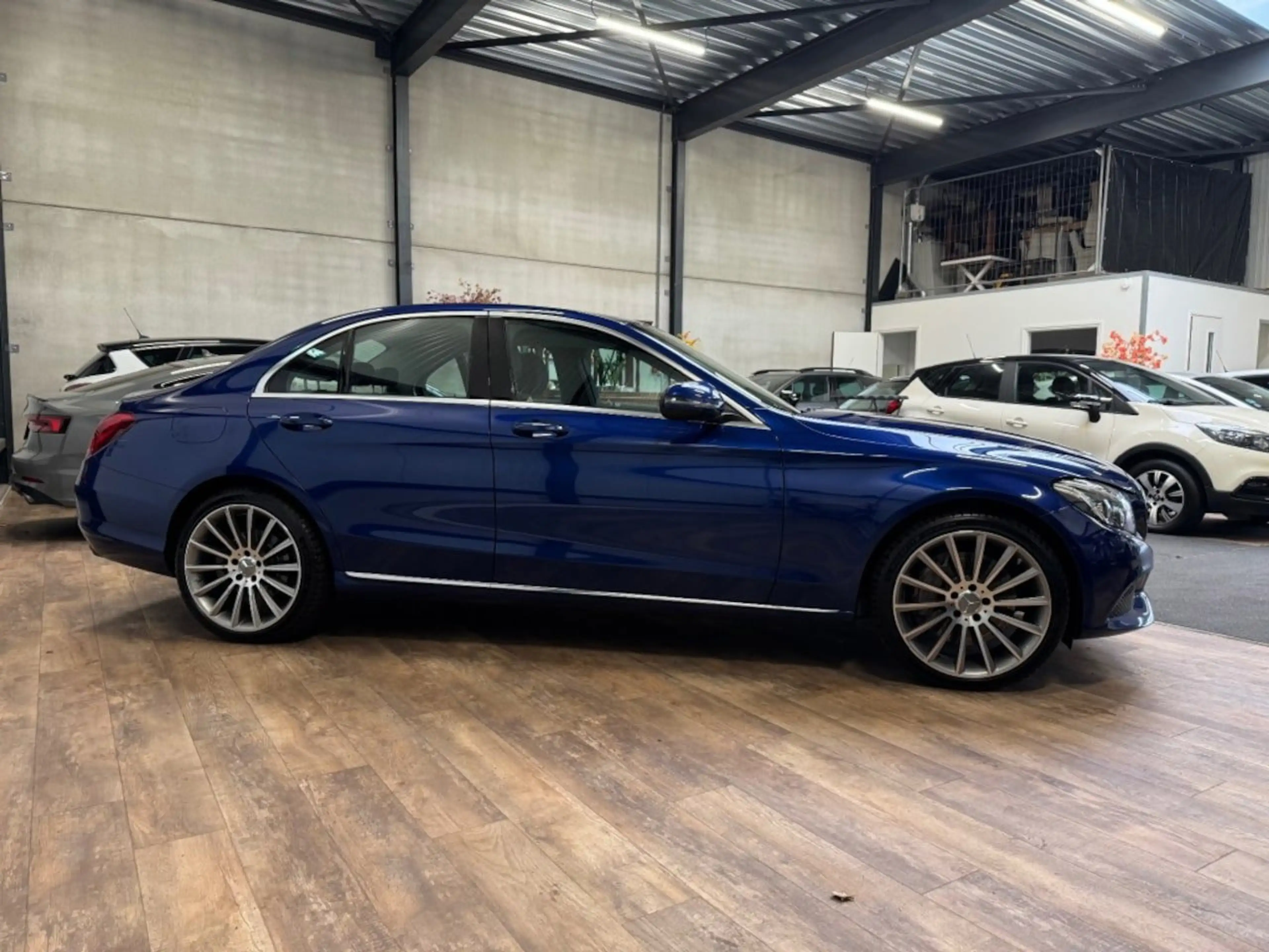 Mercedes-Benz C 350 e Lease Edition — photo 7