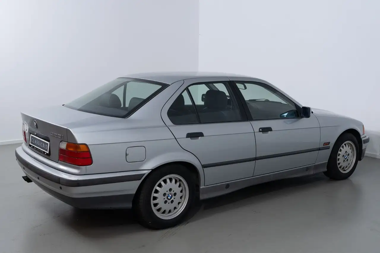 BMW 328 i, foto 6