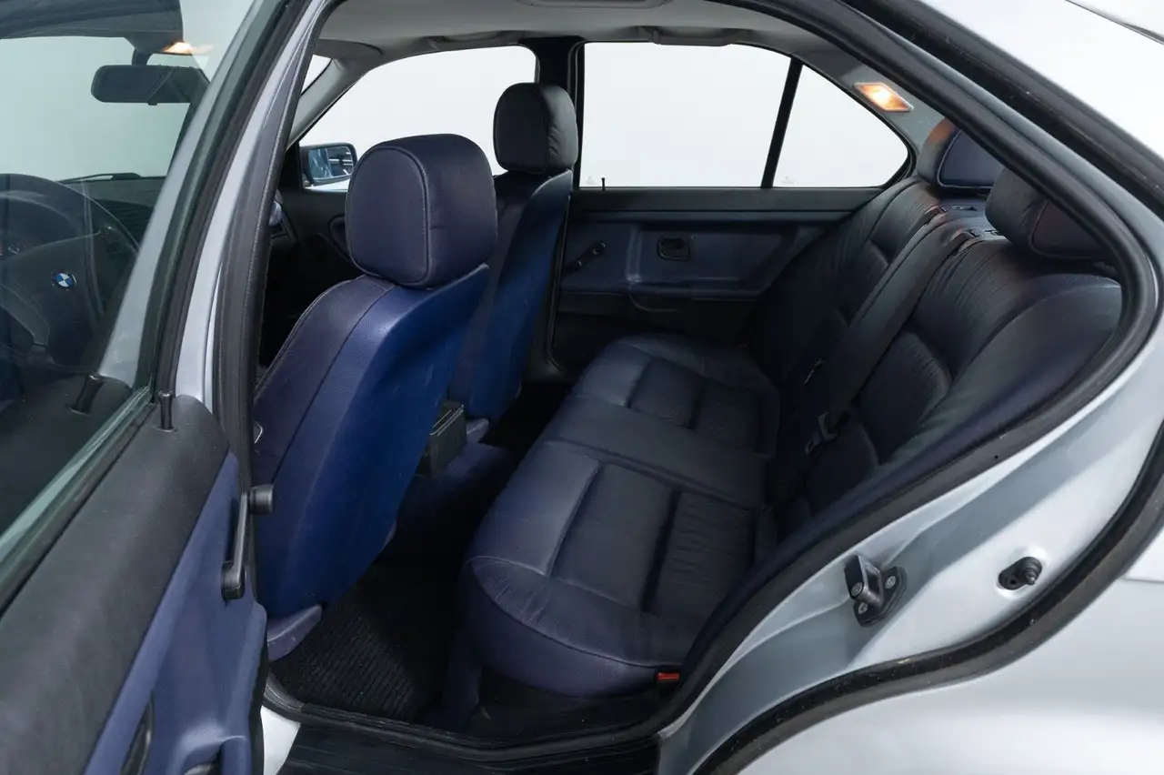 BMW 328 i, foto 12