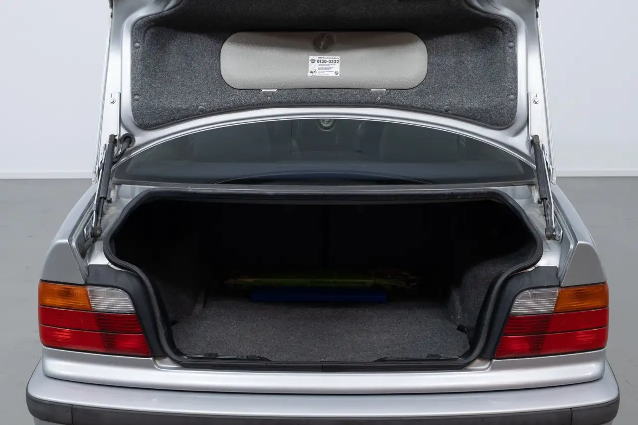 BMW 328 i, foto 8