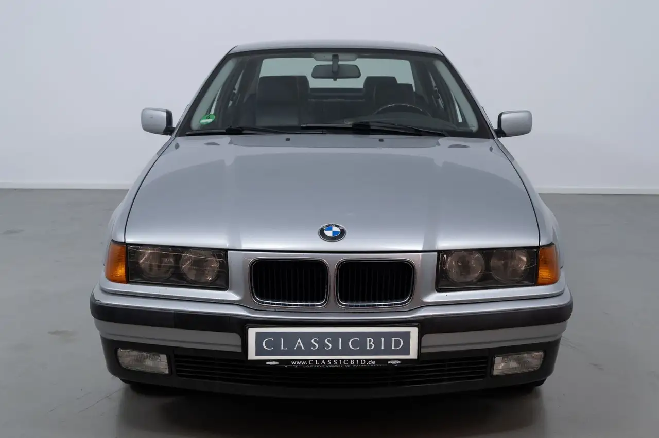BMW 328 i, foto 3