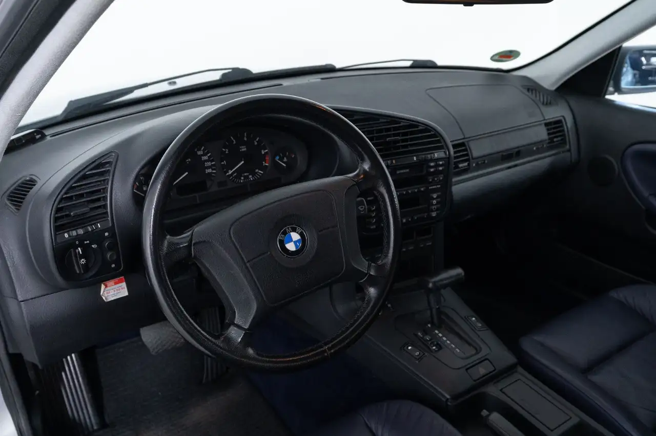BMW 328 i, foto 10