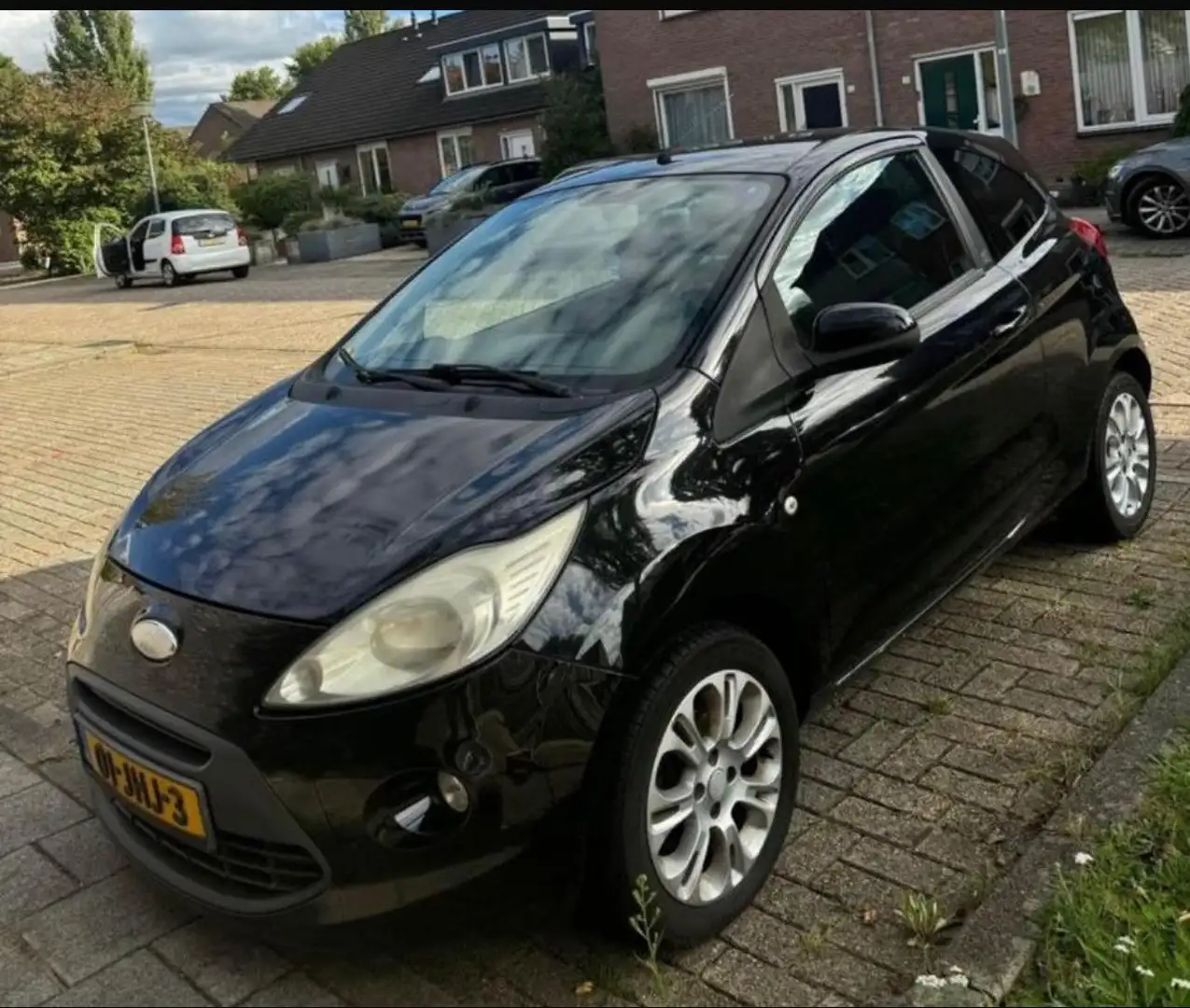 Ford Ka/Ka+ 1.2 Titanium Zwart - 1