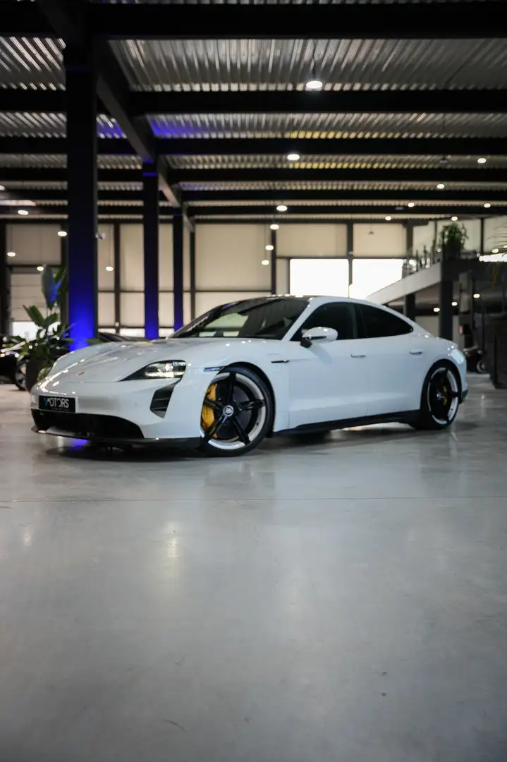 Porsche Taycan Turbo S - 93.4 kWh - sport chrono - carbon pack Blanc - 2
