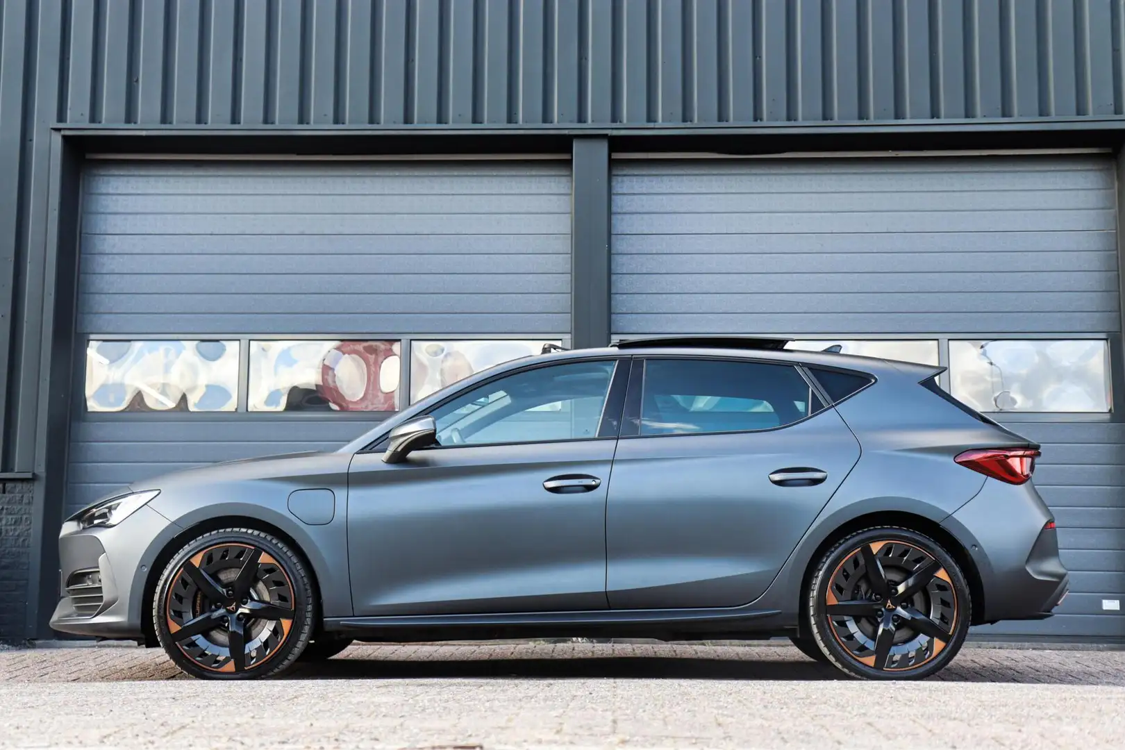 CUPRA Leon 1.4 e-Hybrid VZ Copper Edition /LED-MATRIX/PANODAK Gris - 2