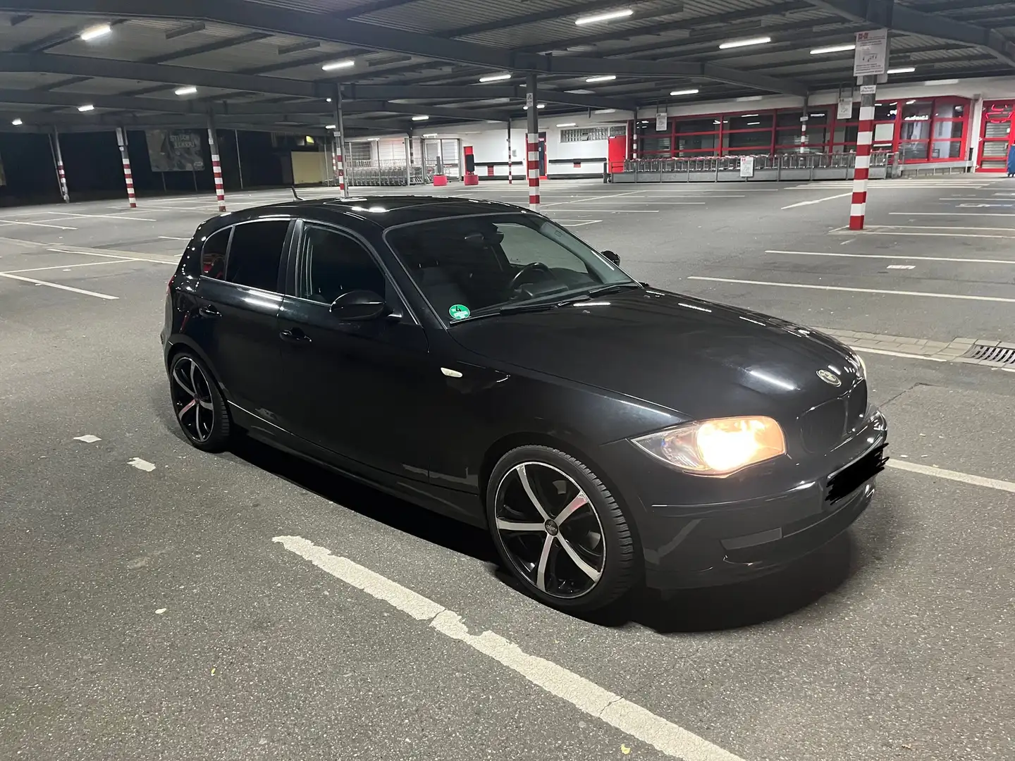 BMW 116 116i Schwarz - 1