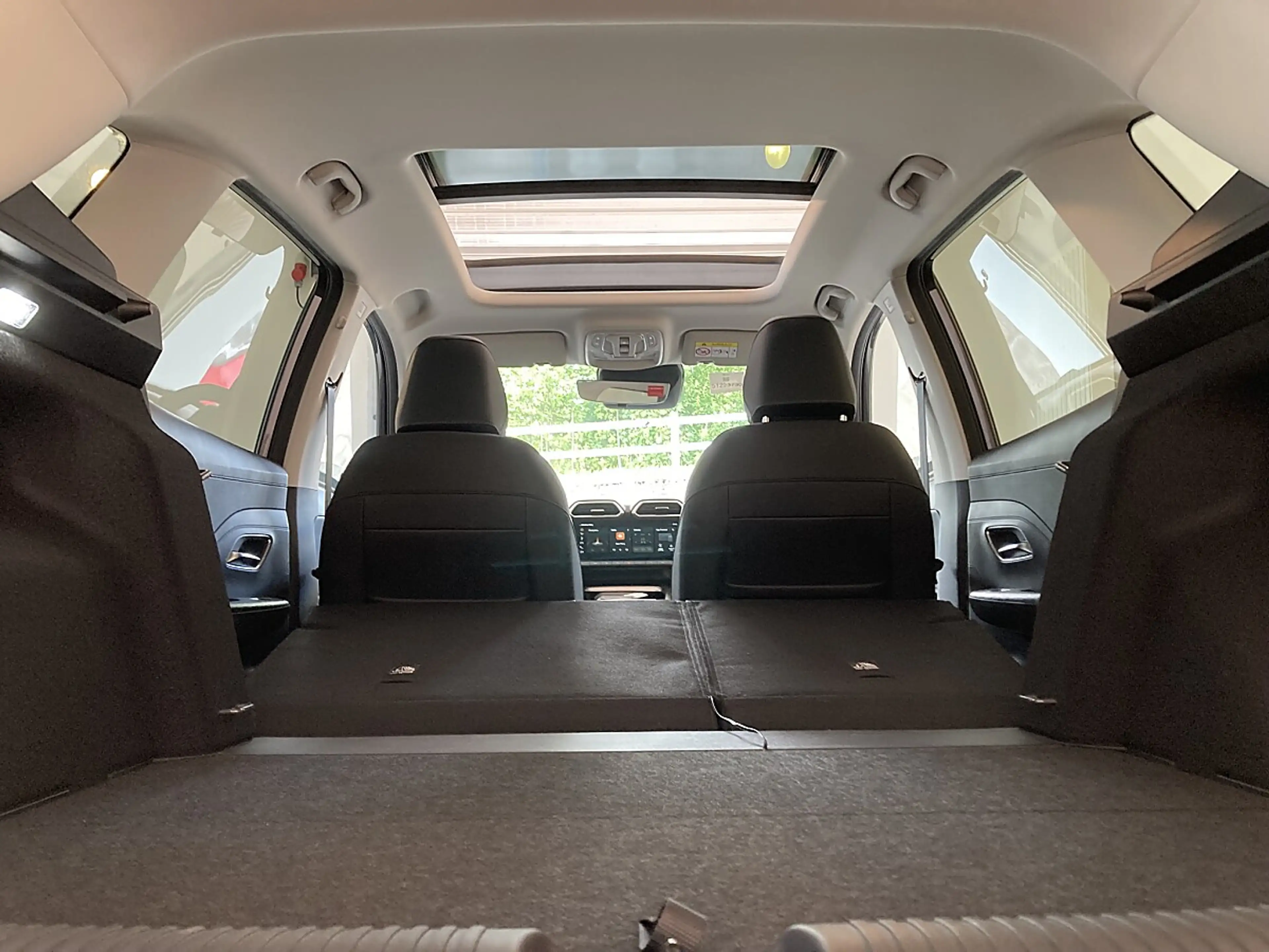 MG ZS HEV Luxury-Ausstattung  Schiebedach — photo 12
