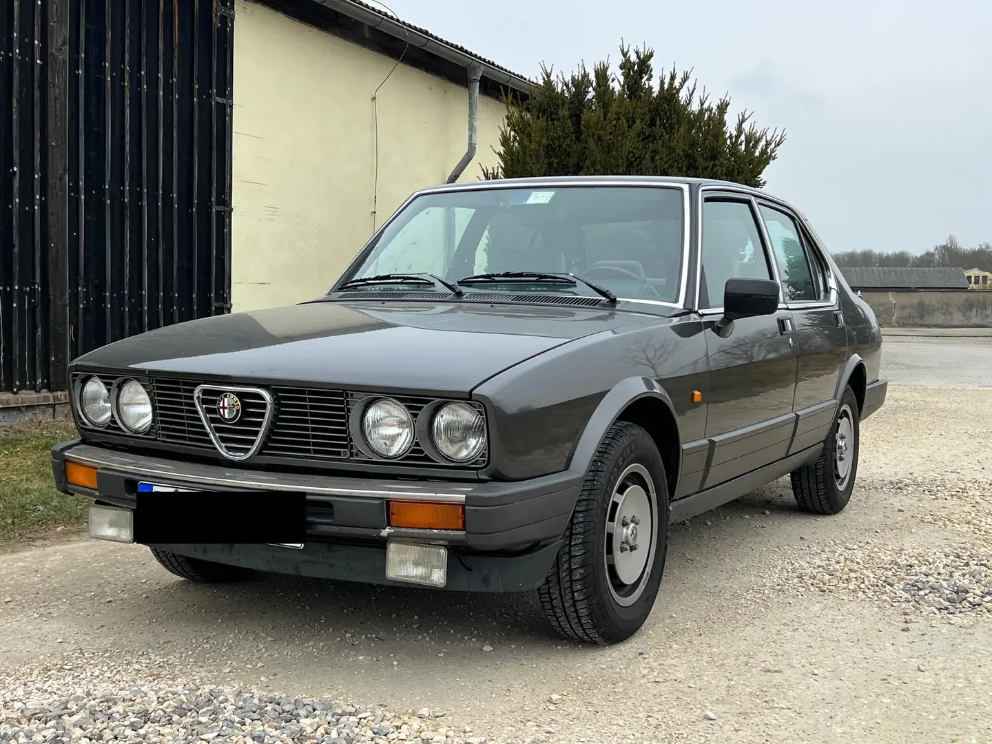 Alfa Romeo Alfetta QO Šedá - 1