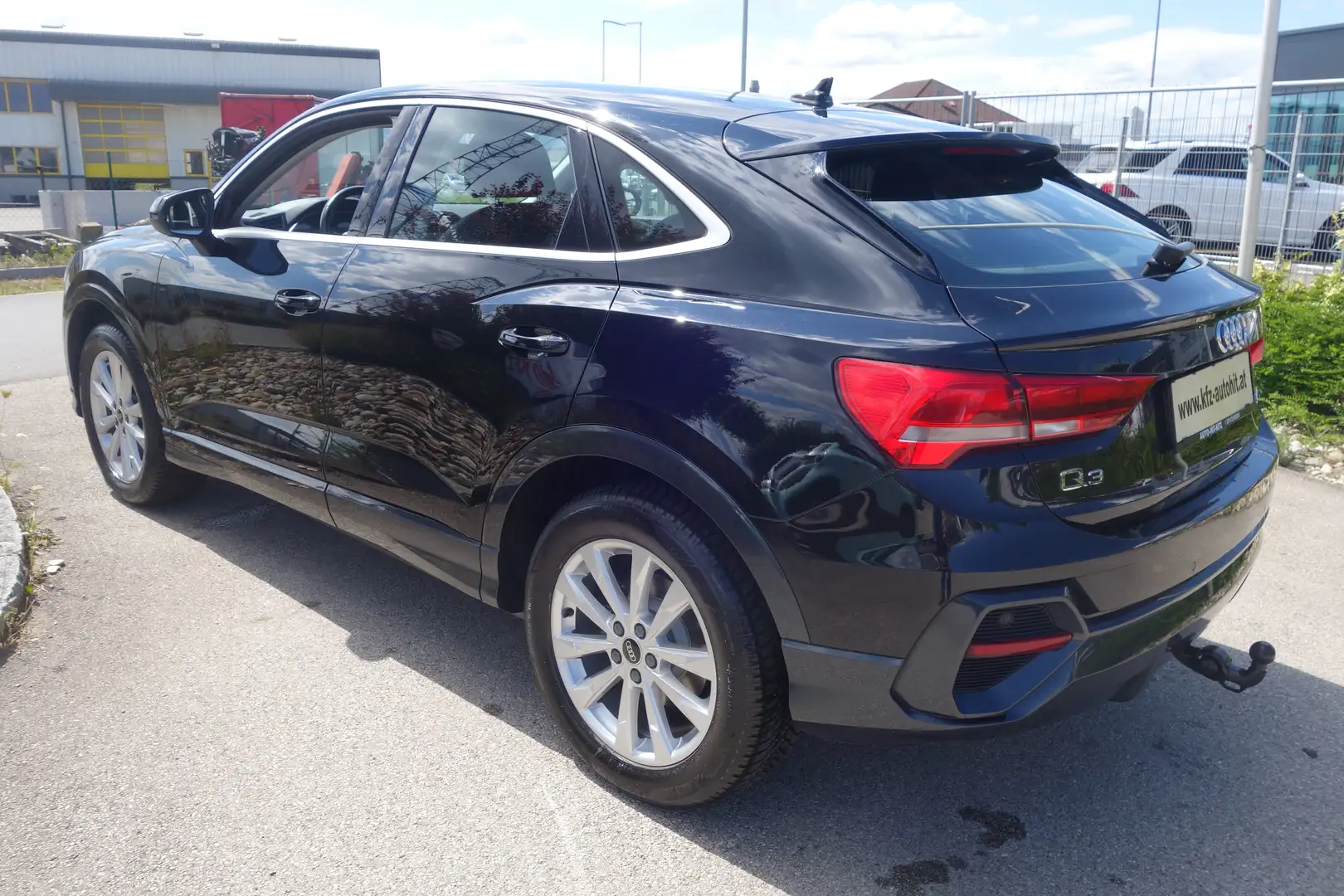 Audi Q3 SB 35 TFSI S-tronic***AHK/KAMERA/LEDER/leasing*** Schwarz - 1