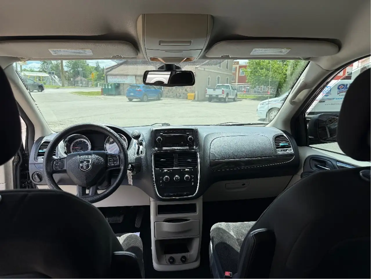 Dodge Grand Caravan снимка Dodge Grand Caravan