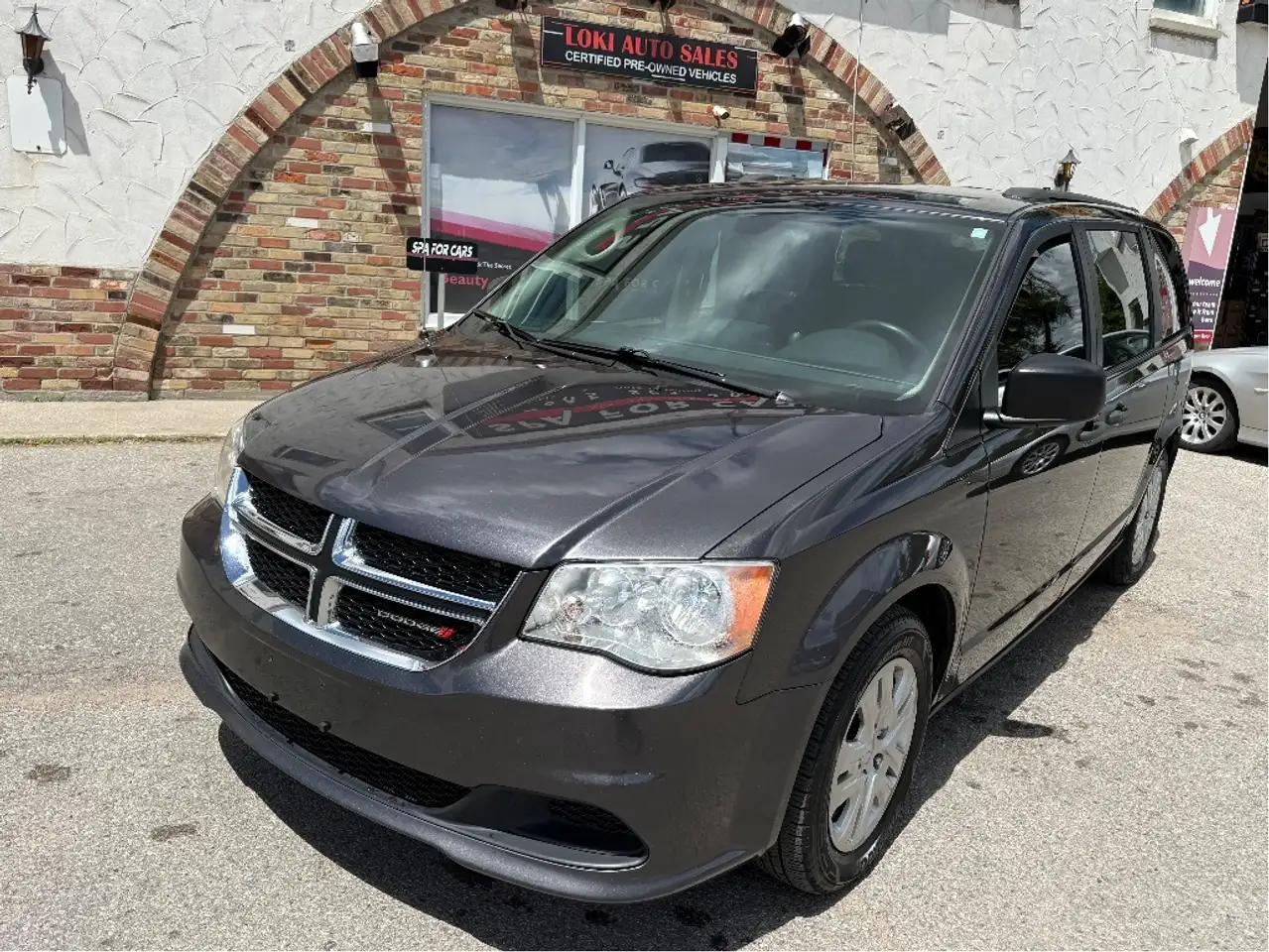 Dodge Grand Caravan снимка Dodge Grand Caravan