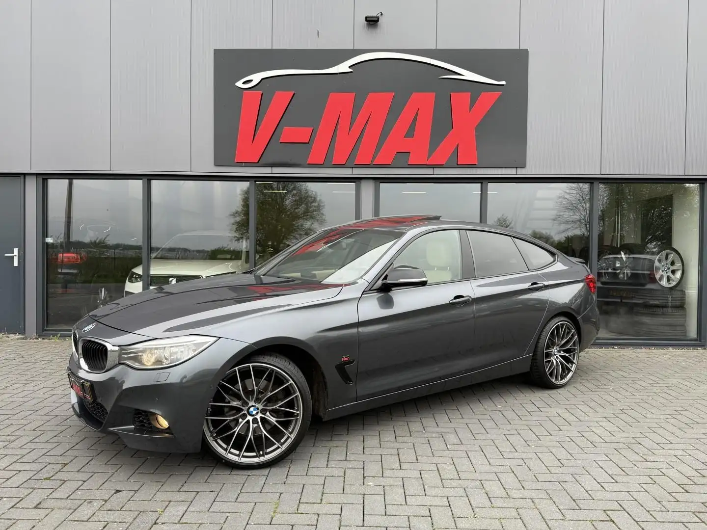BMW 328 328i GT Gran Turismo M Sport HUD Pano Leder Navipr Šedá - 1