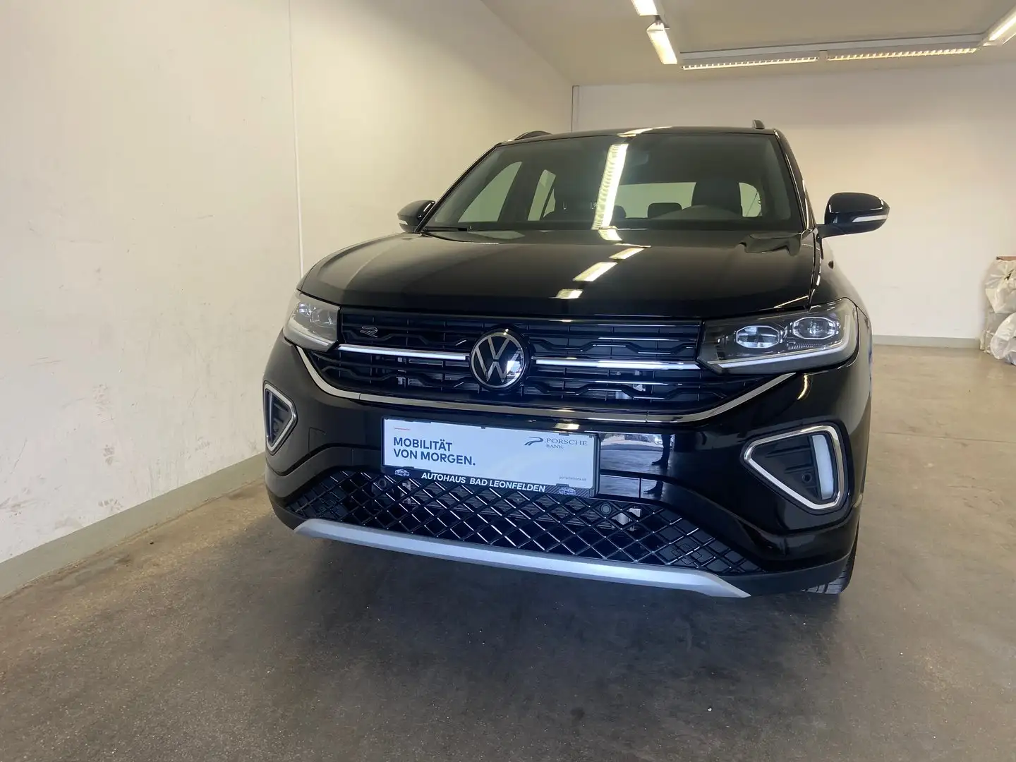 Volkswagen T-Cross R-Line TSI Schwarz - 2