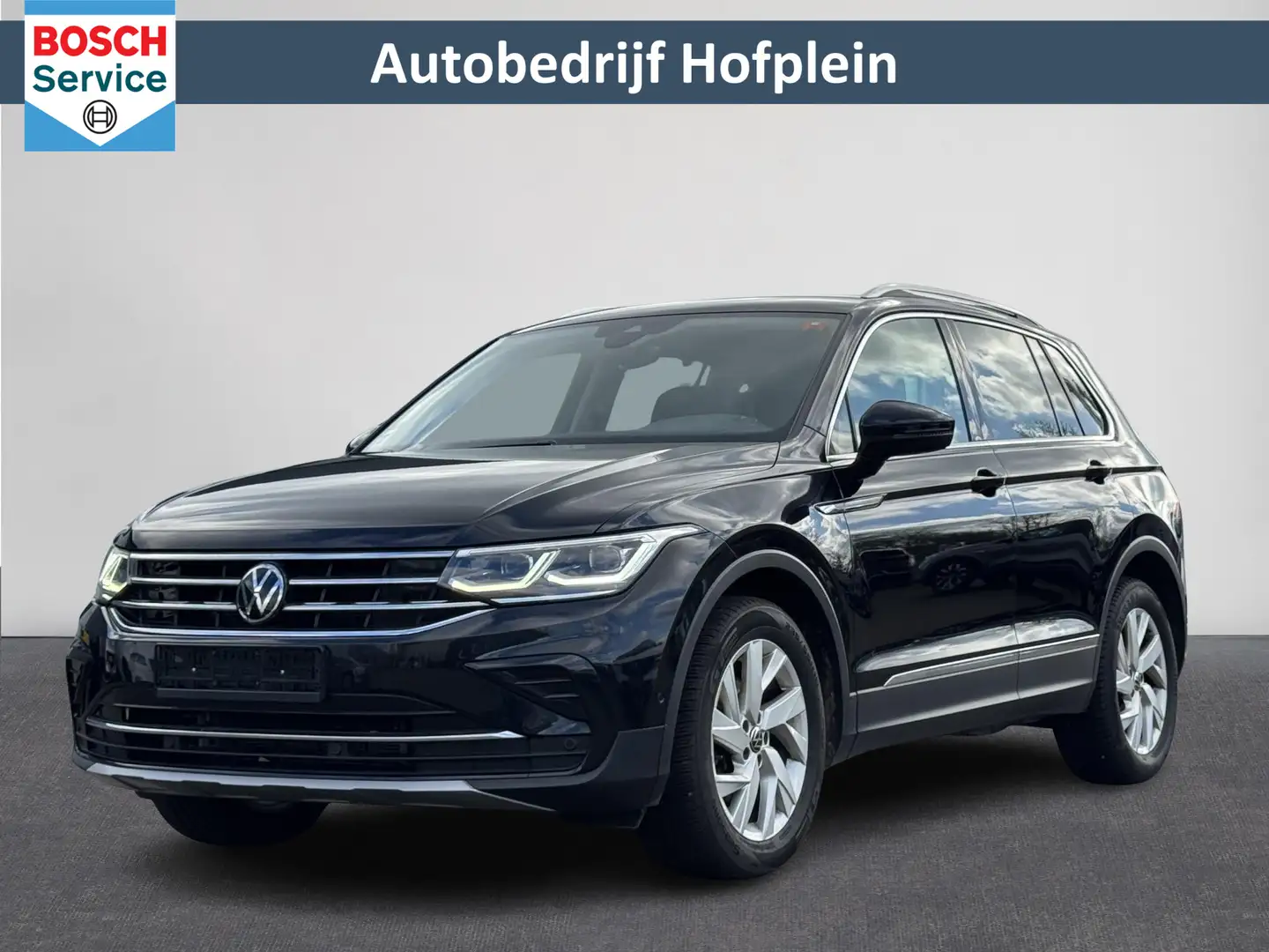Volkswagen Tiguan 1.5 TSI Elegance Automaat 7 | Matrix LED koplampen Zwart - 1