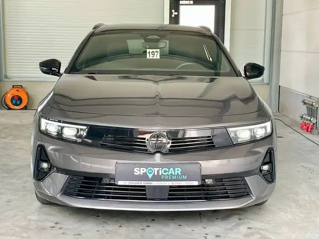 Opel Astra view 5