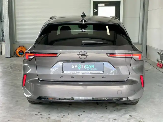 Opel Astra view 6