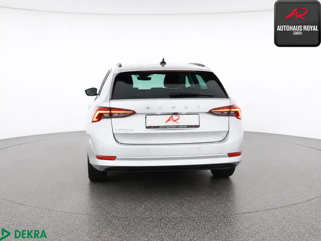Skoda Octavia view 4