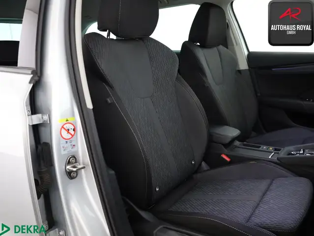 Skoda Octavia view 12
