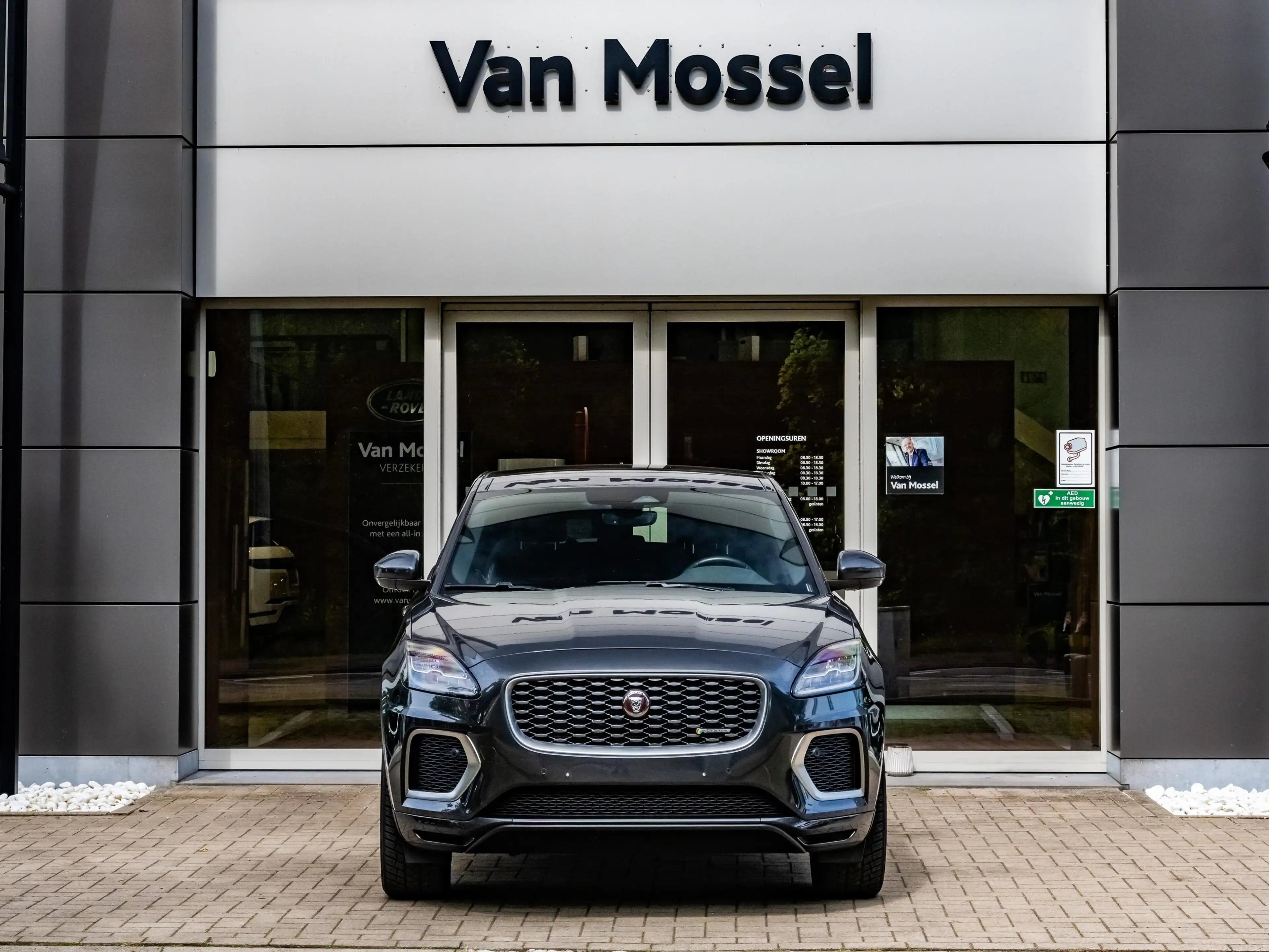 Jaguar E-Pace P300e R-Dynamic S | Adaptive CC | Carplay | Memory — photo 2