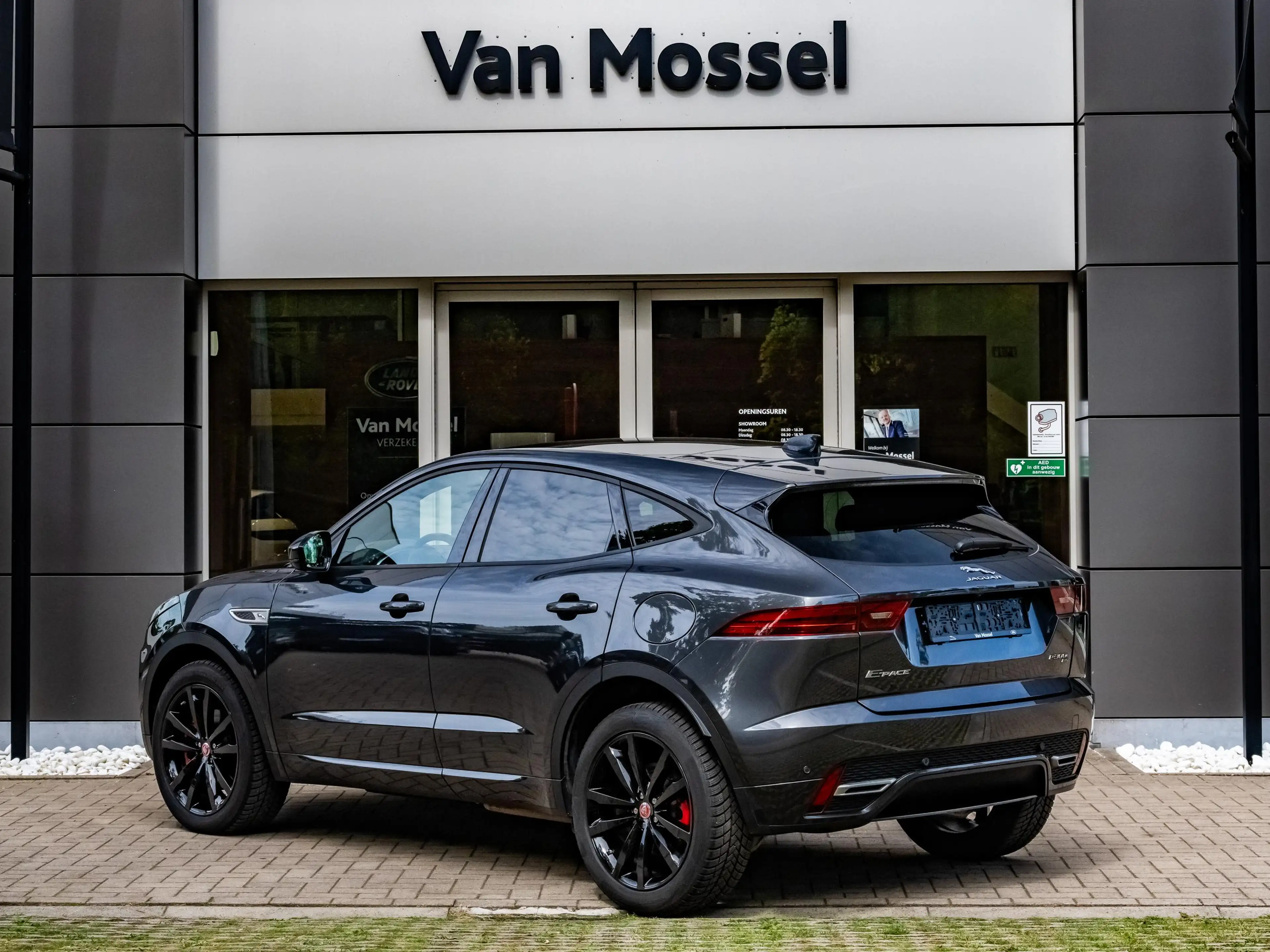 Jaguar E-Pace P300e R-Dynamic S | Adaptive CC | Carplay | Memory — photo 4