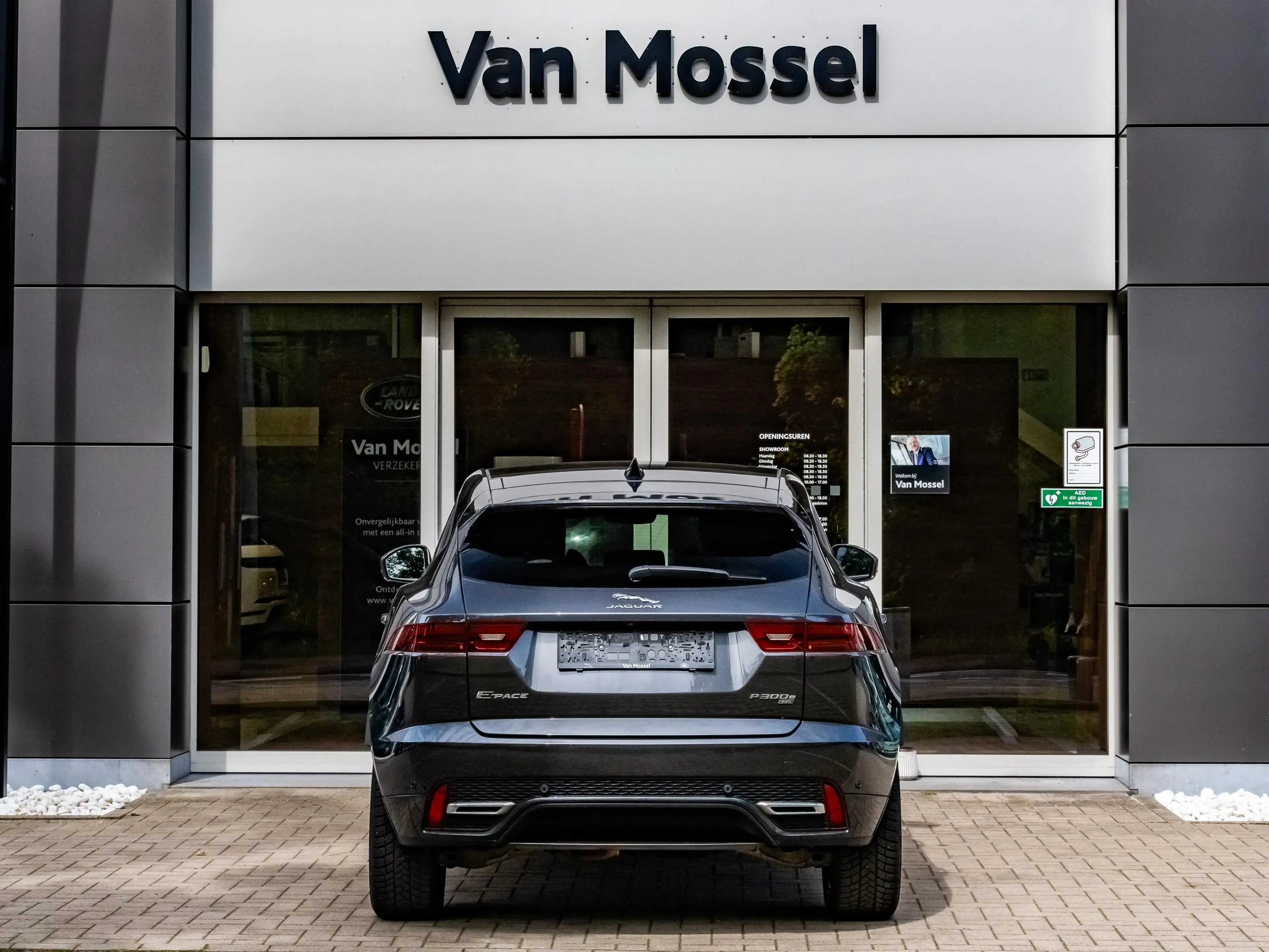 Jaguar E-Pace P300e R-Dynamic S | Adaptive CC | Carplay | Memory — photo 5