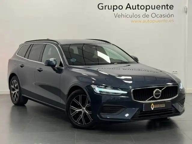 Volvo V60 CORE AUTO